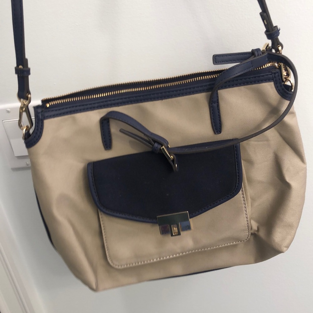 tommy hilfiger beige purse